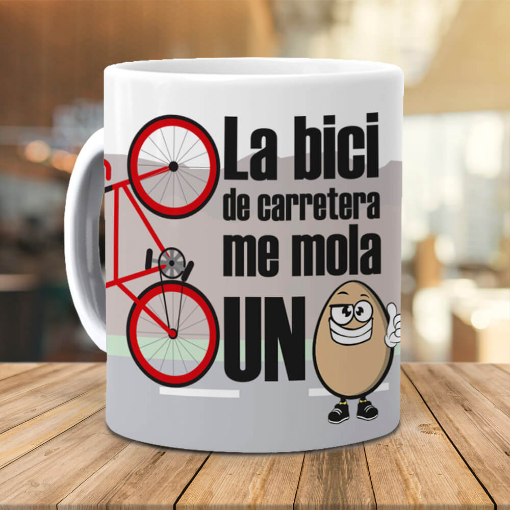 Taza La bici de carretera me mola un huevo