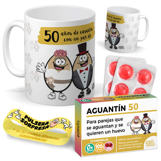 Taza 50 años de casados con un par de huevos + Caramelos divertidos + Pulsera sorpresa
