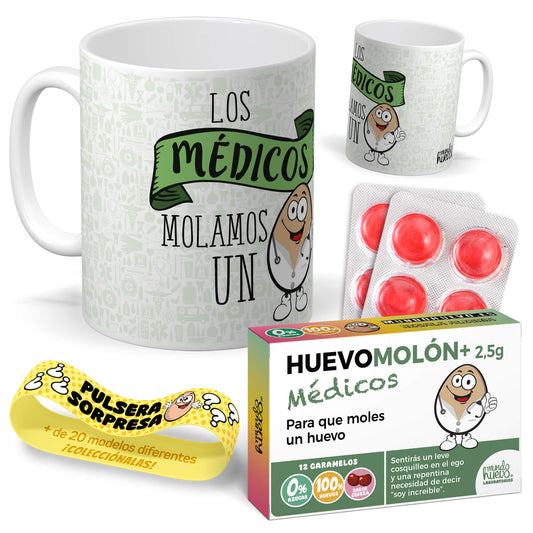 Taza Los médicos molamos un huevo + Caramelos divertidos + Pulsera sorpresa